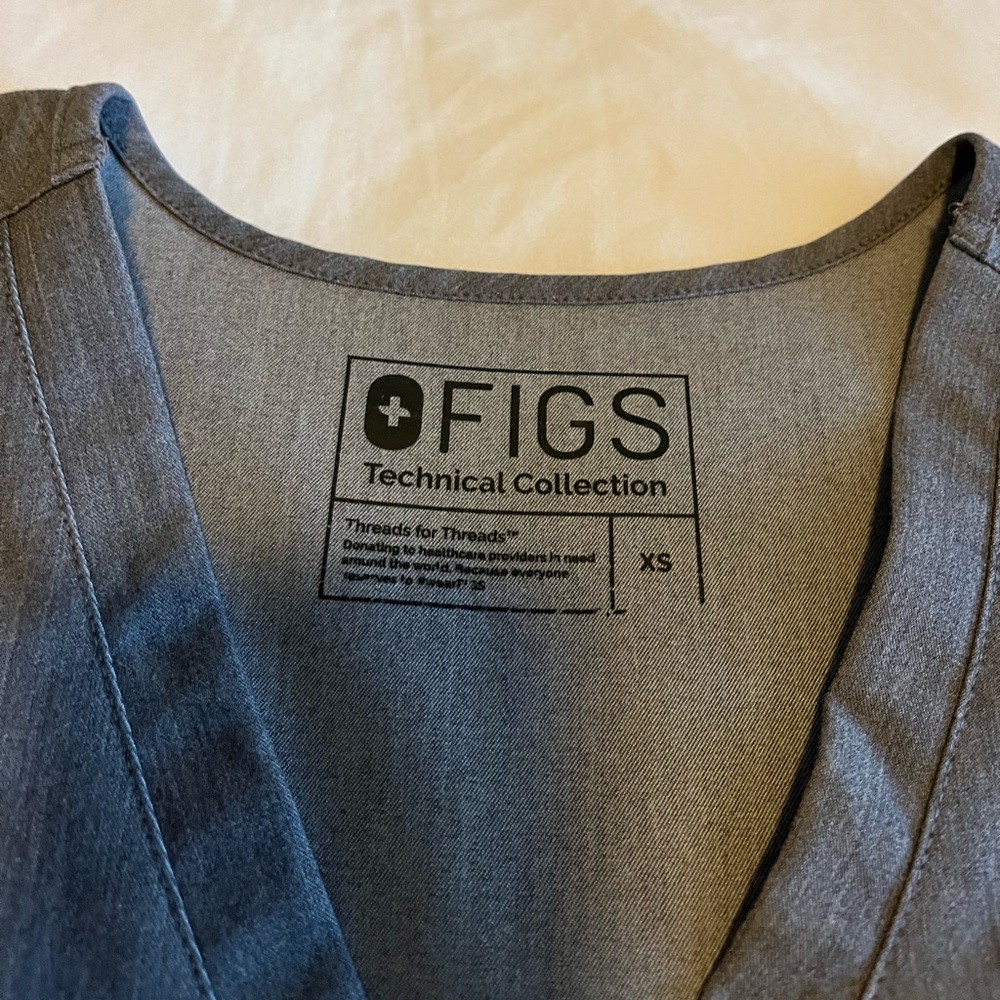 Graphite figs scrubs - Picture 4 of 7
